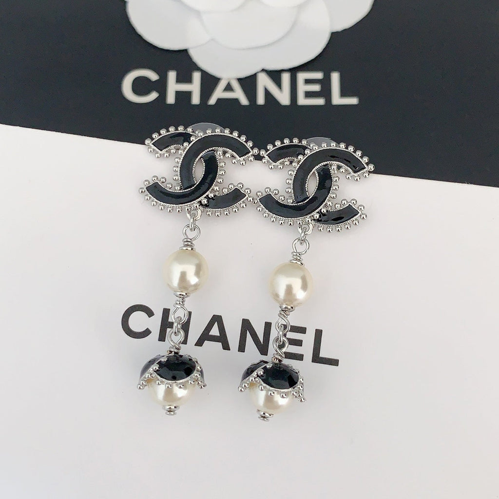 Chanel Pearl Crystals 18K Gold Earrings