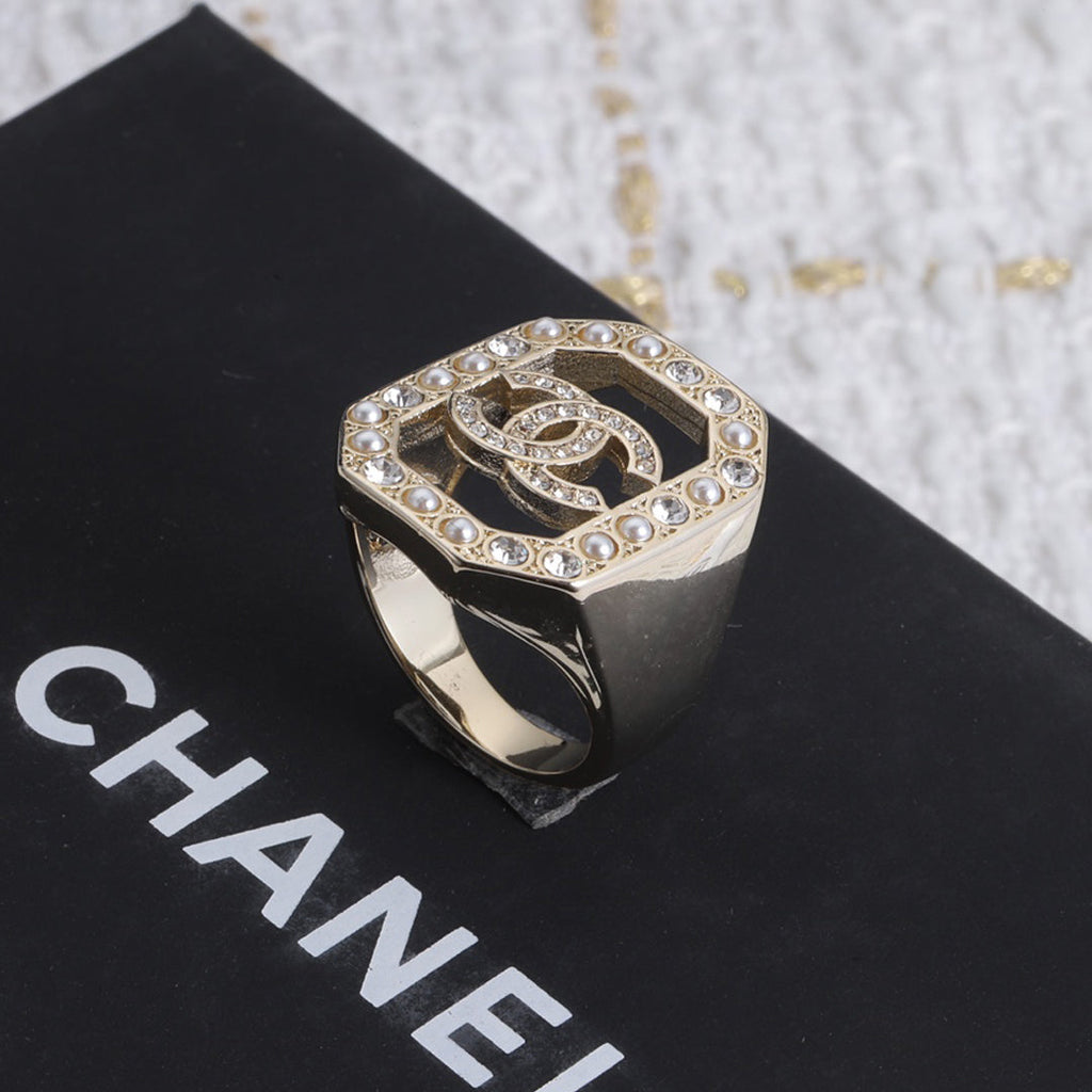 Chanel Diamonds 18K Gold Ring
