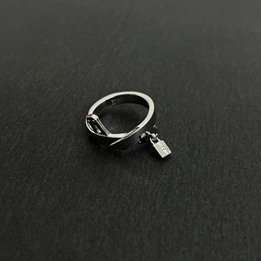 Hermes Kelly Gavroche 18K Gold Ring